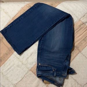 Curvy, bootcut jeans